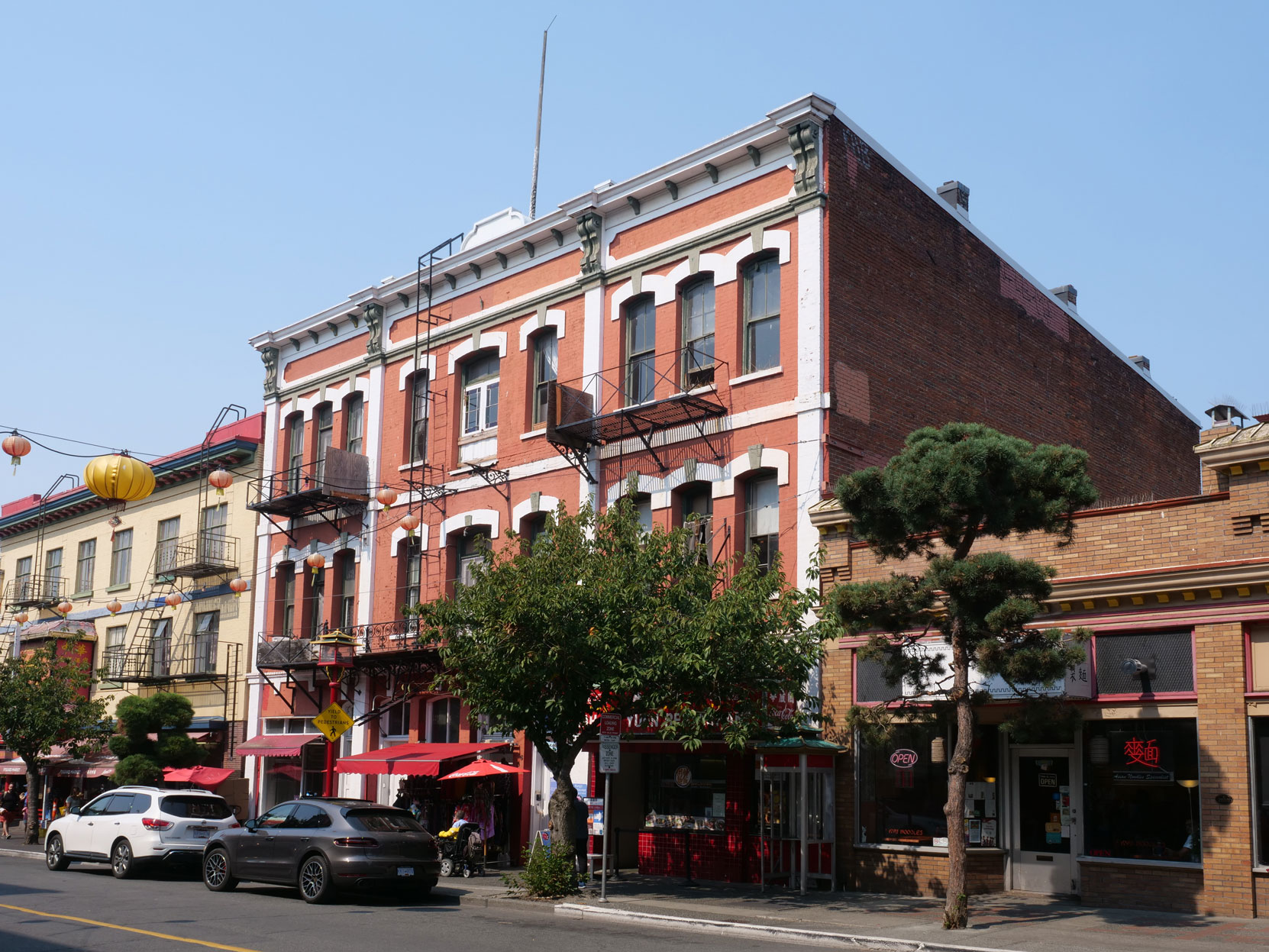 The Chines Consolidated Benevolent Society building, 554-562 Fisgard Street, was built in 1885 by architect John Teague, a member of Victoria-Columbia Lodge No. 1 [photo: Mark Anderson]