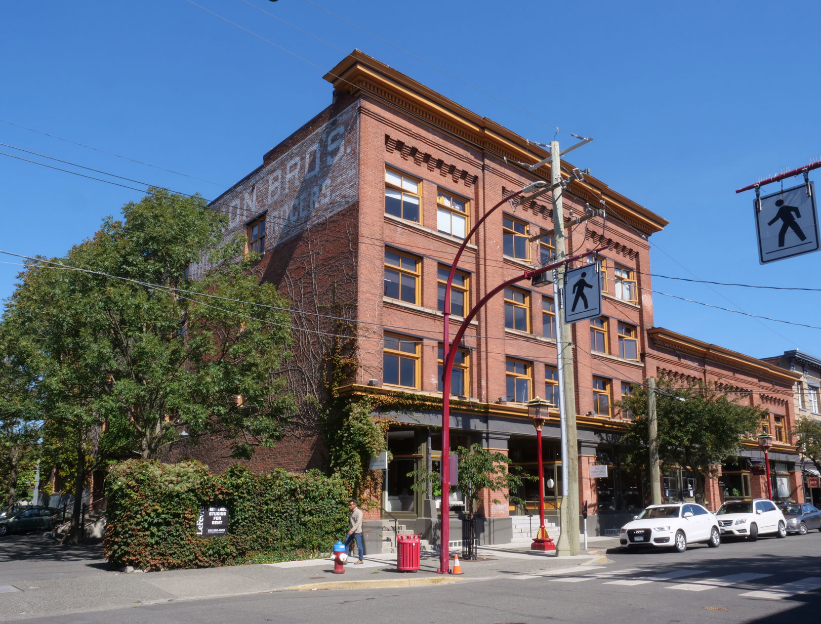 532 Herald Street and 536 Herald Street, built circa 1909 for companies controlled by Richard Biggerstaff Wilson, a member of Vancouver & Quadra Lodge No. 2 [photo: Mark Anderson]